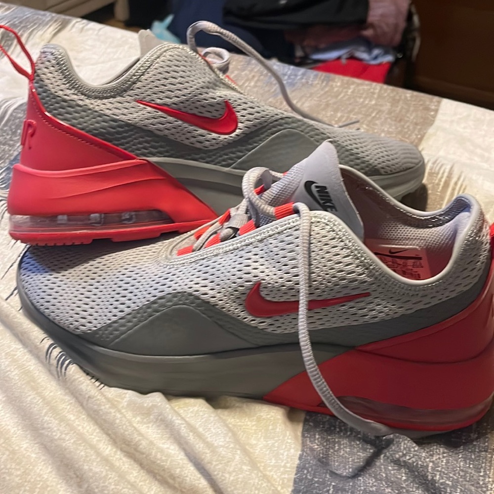 Men’s Nike sneaker